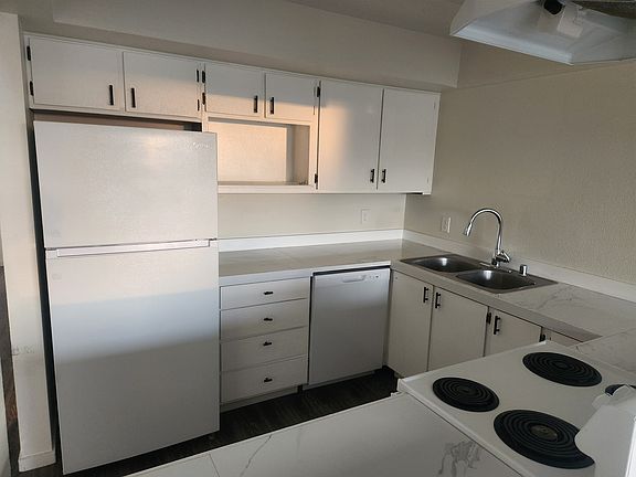 2nd image of 4710 Alderson Rd #1