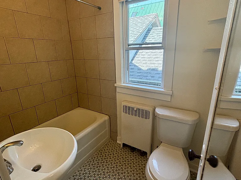 121 N Hancock St #3 — Photo 7