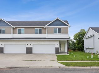 2239 35th Street Cir S, Moorhead, MN 56560