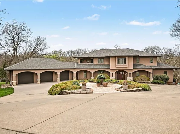 2905 SW 19th St, Blue Springs, MO 64015