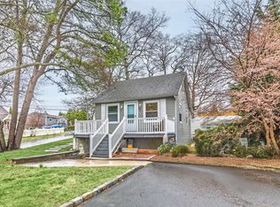 409 Locust Dr, Rocky Point, NY 11778