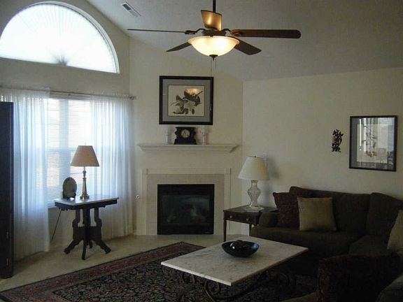 2nd image of 1301 St Andrews Cir