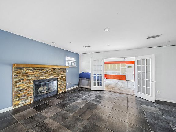 4th image of 1900 Cope Ln