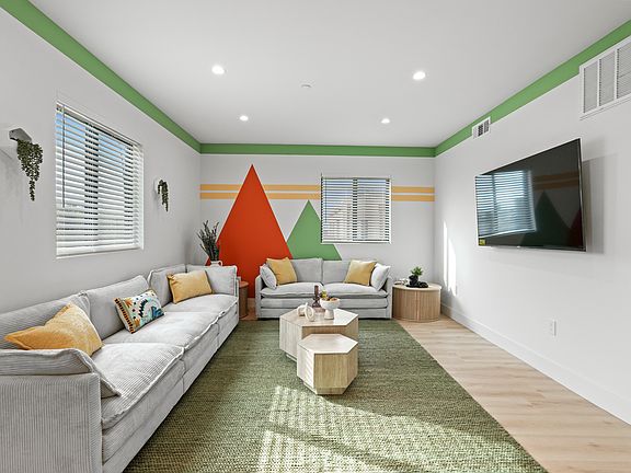 4th image of 1363 W 35th Pl #1/2