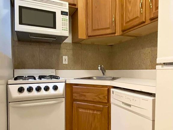 5th image of 106 W 96th St APT 4C