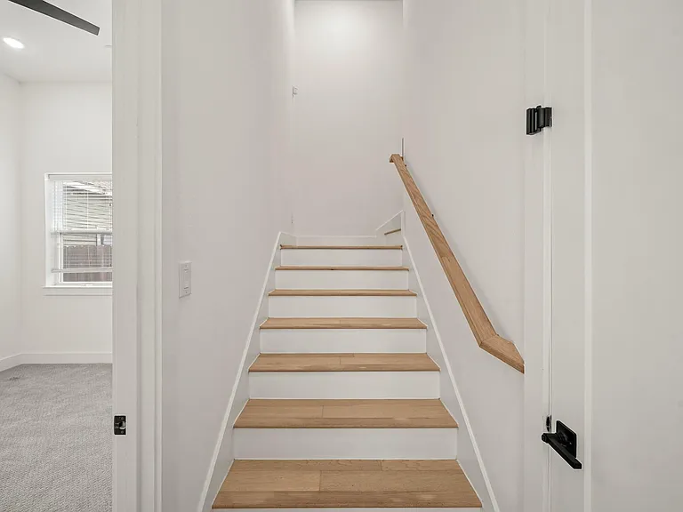 2811 Anita St — Photo 13