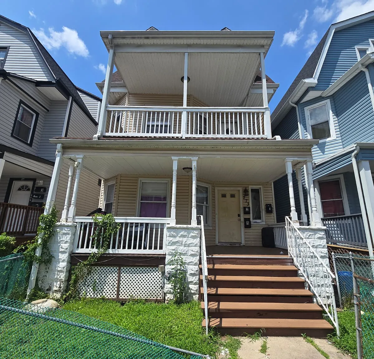 2 bed, $1,900 — Photo 1
