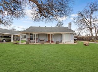 816 Oak Grove Rd E, Burleson, TX 76028