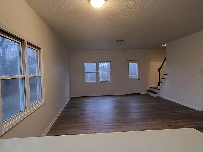 6481 Goodrich Rd — Photo 10