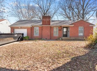 1950 S Pickwick Ave, Springfield, MO 65804