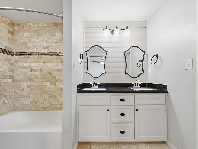 2502 Hollow Hook Rd — Photo 24