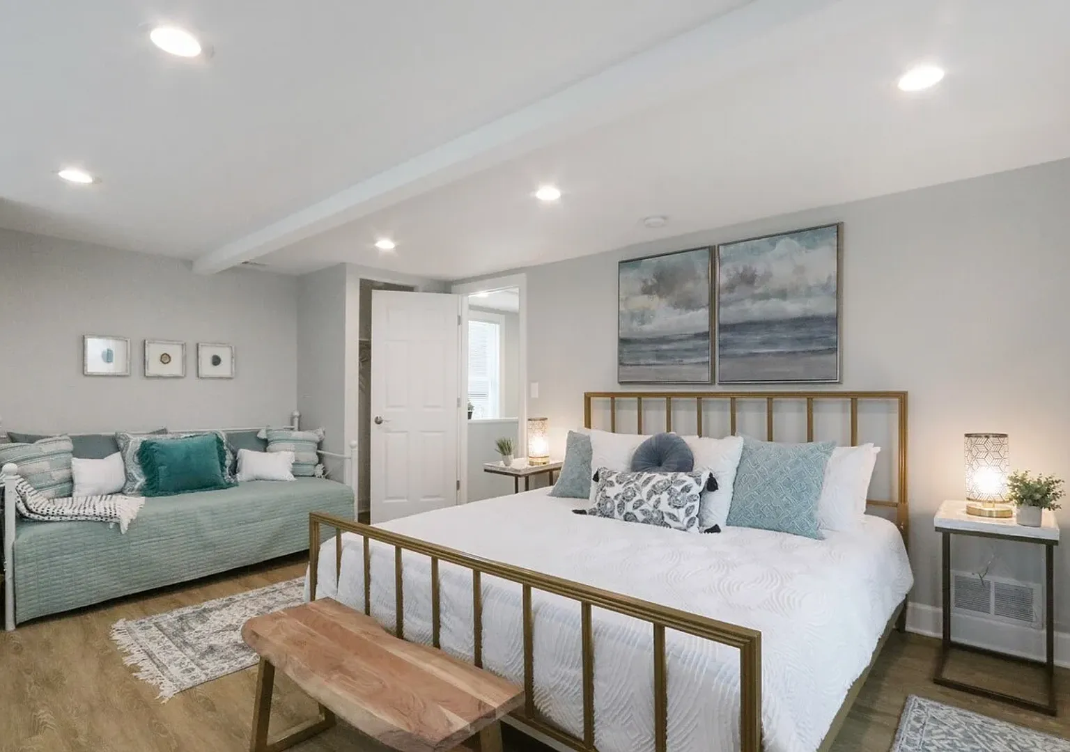 Historic Downtown Lake Geneva Carriage House Available for Monthly & Mid-Term Rentals — Photo 2