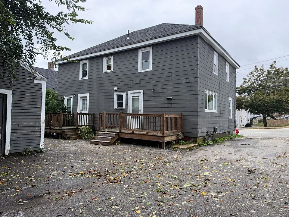 228 N Main St