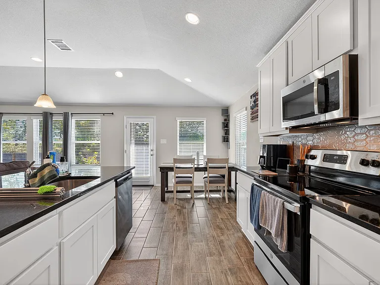 20703 Ridgeview Rd — Photo 18