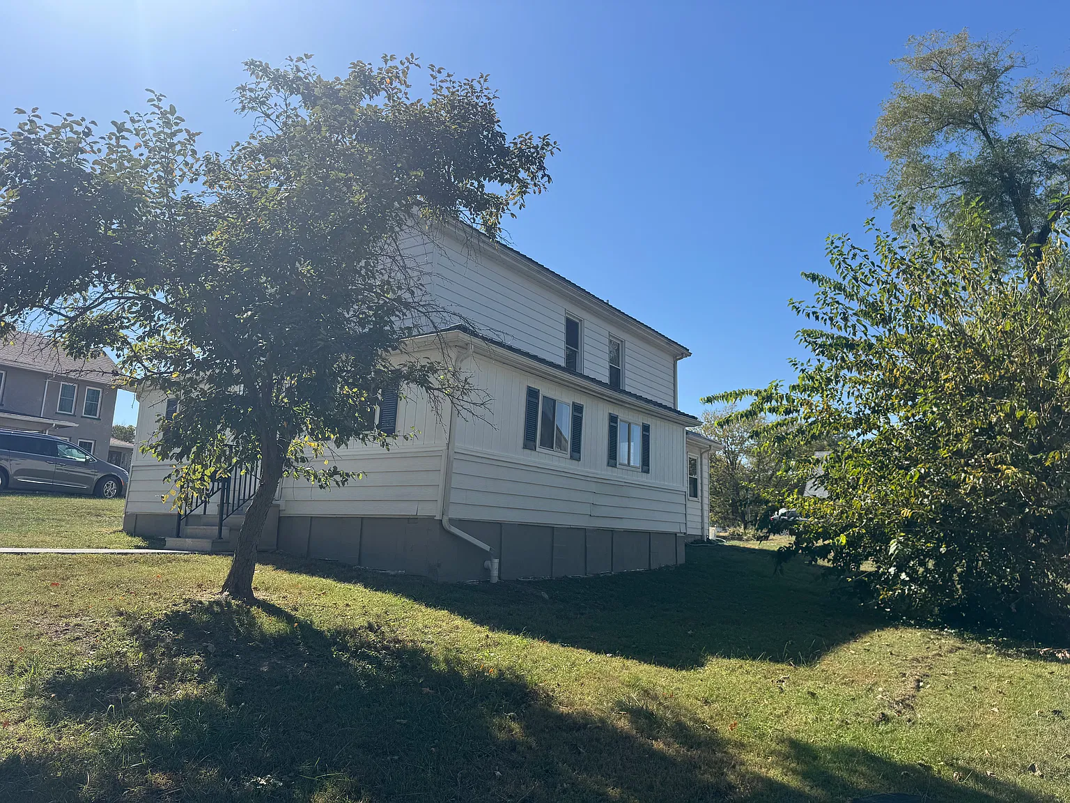 5 bed, 1850 sqft, $2,000 — Photo 4
