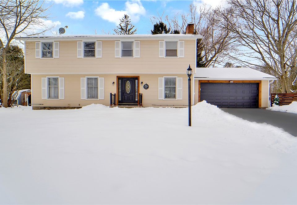 1st image of 37 Hickory Pond Dr