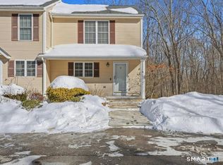 24 Fairway Dr UNIT 9, Ledyard, CT 06339