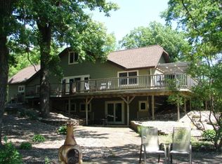 1915 Cedar Crest Ln, Charles City, IA 50616