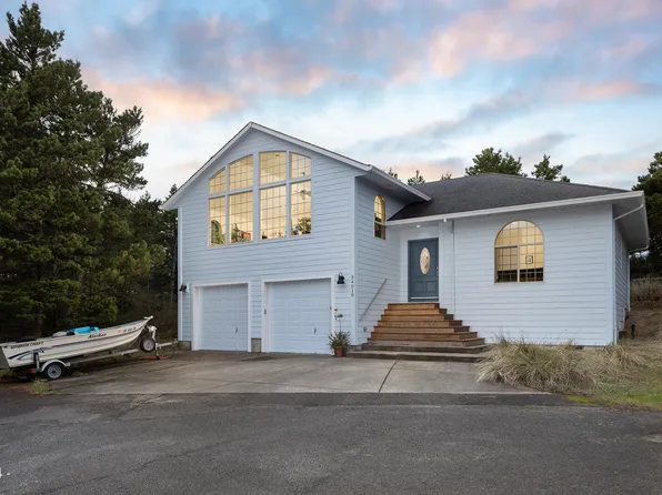 34010 Dory Dr, Pacific City, OR 97135