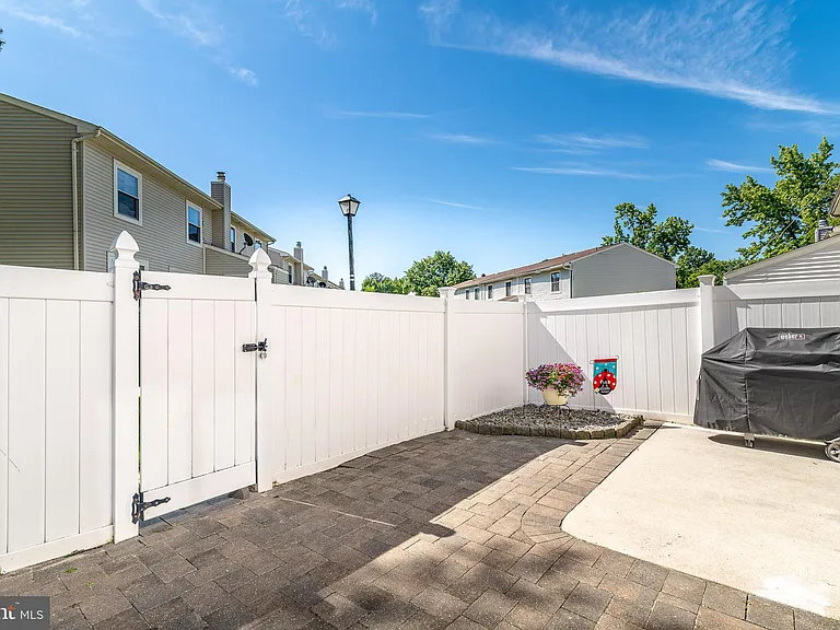 251 Fir Tree Ct — Photo 38
