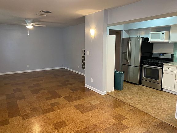 4th image of 3233 Fiesta Ln