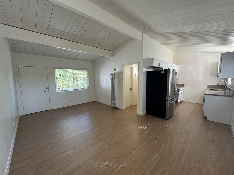 1812 Bath St #F — Photo 8