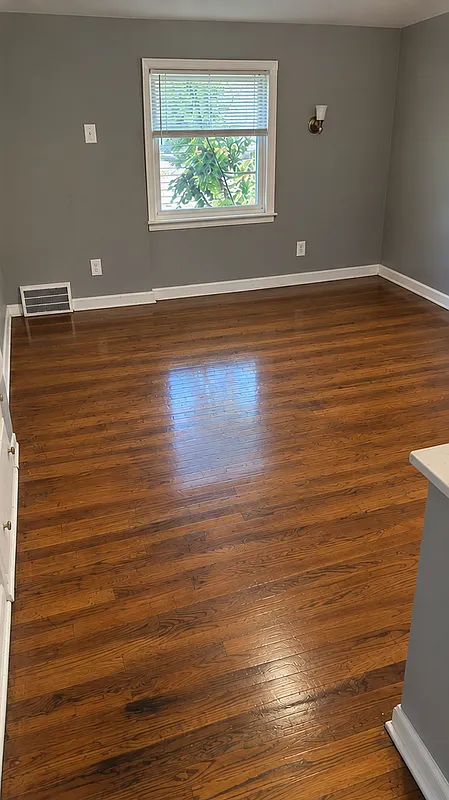 3 bed, 1.0 bath, 747 sqft, $1,250 — Photo 3