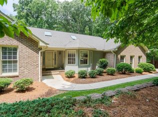 4001 Bienvenue Dr, Greensboro, NC 27409