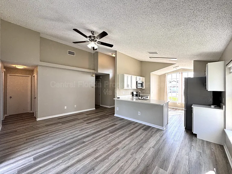 7305 Marseille Cir — Photo 3