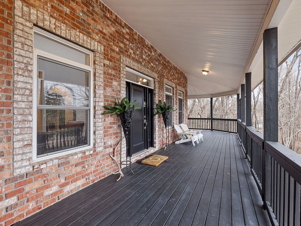 7th image of 442 Lakeview Cir