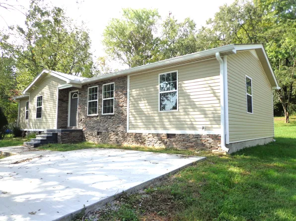 32 Circle Dr, Lobelville, TN 37097