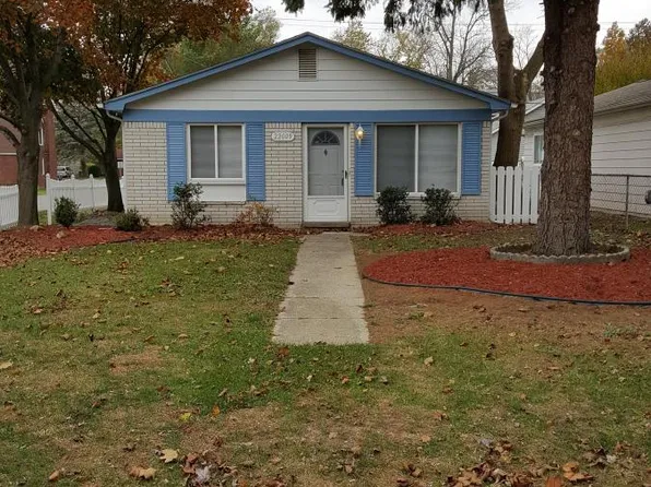 22009 Seminole St, Southfield, MI 48033