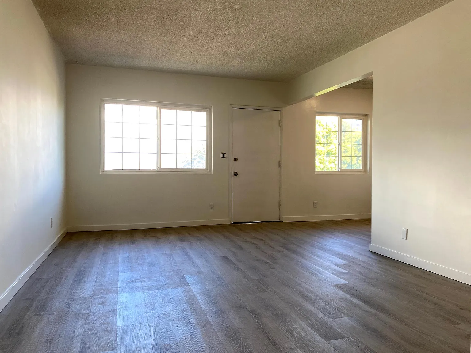 39 S Venice Blvd — Photo 1