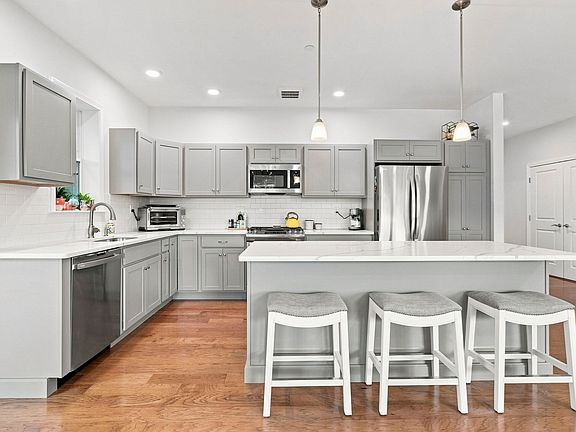 3rd image of 60 Coppersmith Way #401