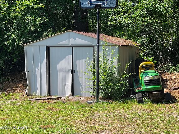 4th image of 439 Central Drive