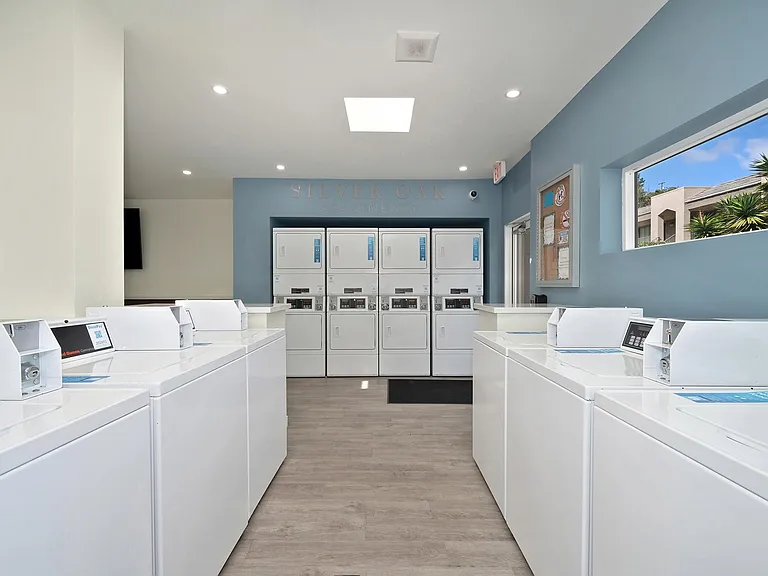 Silver Oak Apartments — Photo 24
