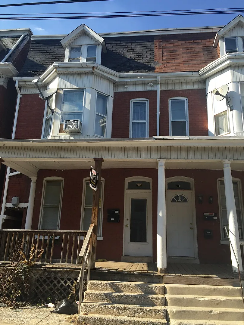 3 Bed 2 Bath Apartment in the West End of York City — Photo 1
