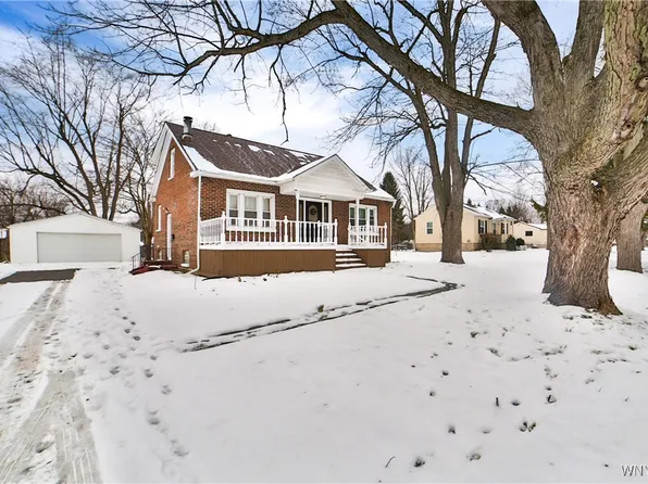 245 McKinley Ave, Williamsville, NY 14221