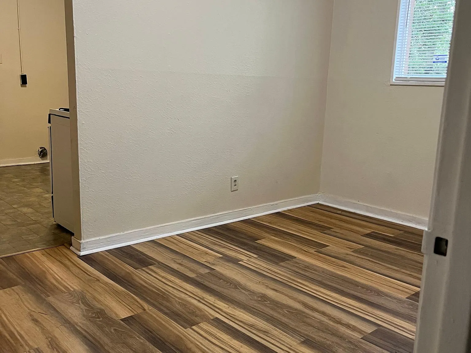 3 bed, 1080 sqft, $1,250 — Photo 3