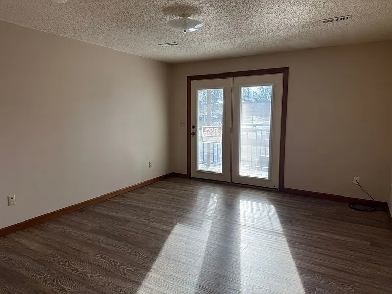 404 W Jackson Blvd — Photo 5