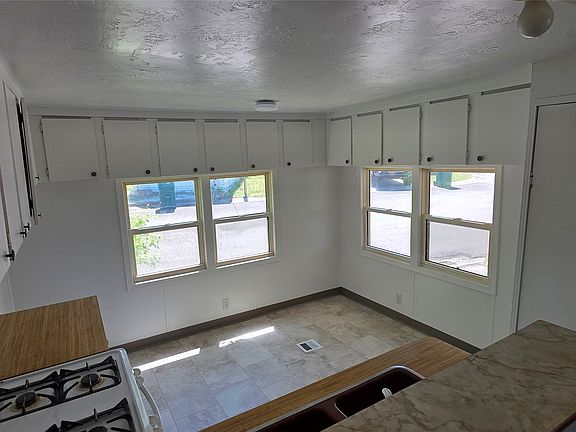 5th image of 1805 Joslyn St Trailer 73