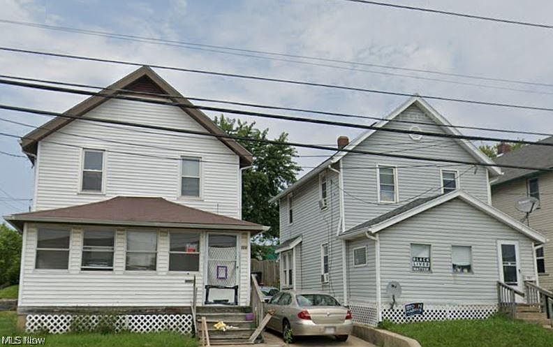 2nd image of 985 W Wilbeth Rd