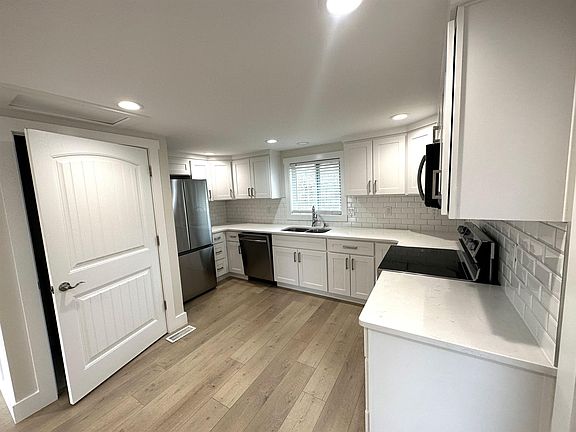 5th image of 1583 Sandy Ford Rd