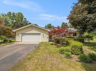 1267 Oakcrest Rd, Howell, MI 48843