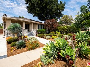 1515 N Grand Oaks Ave, Pasadena, CA 91104