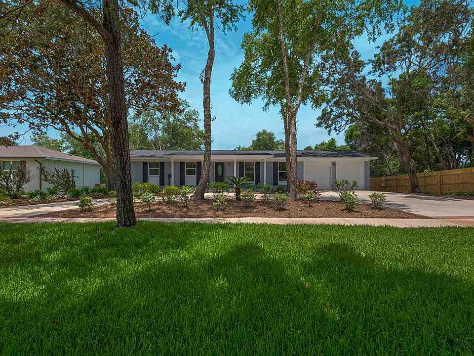 1st image of 504 Shoreline Dr