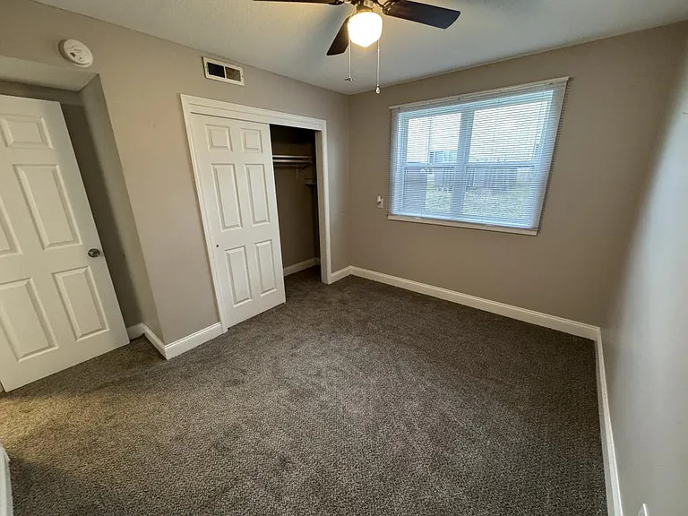 1102 SE Belmont Dr — Photo 8