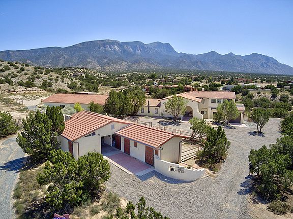 2nd image of 16 Calle Del Sol