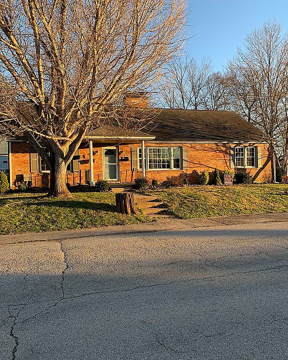 1st image of 161 Jackson Dr