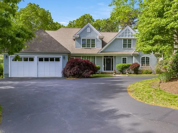 27 Chipping Hl, Plymouth, MA 02360